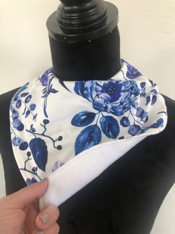Savlesmæk 20 cm, hvid med blå blomster - Image 3